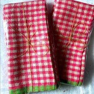 2 sets of Couler Tea Towels